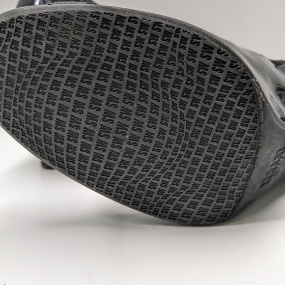 Stuart Weitzman Patent Pump - Picture 6 of 6